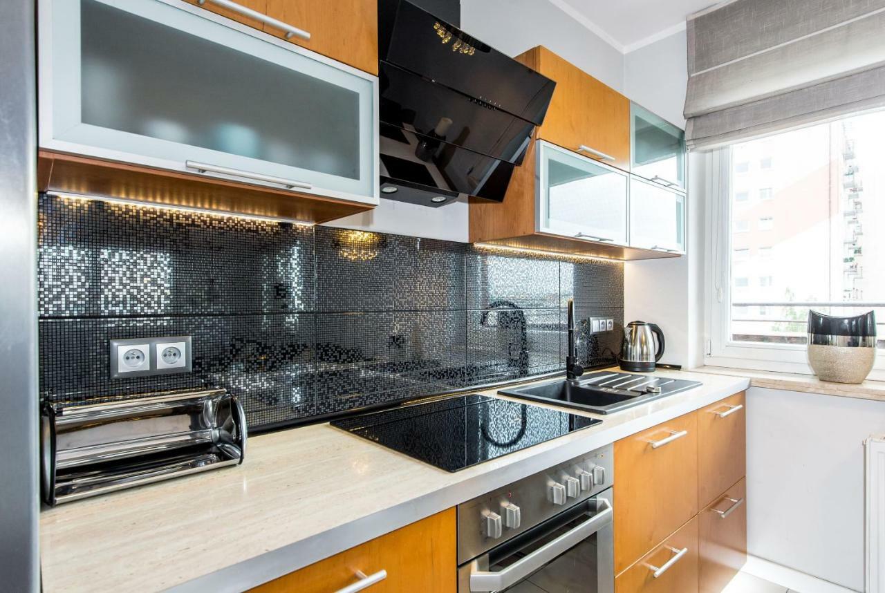 Super-Apartamenty Targi Poznanskie Exterior foto